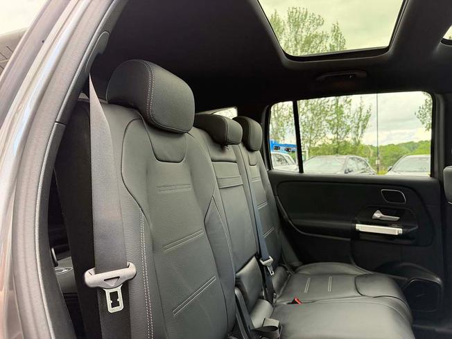 MERCEDES-BENZ Eqb Photo 8