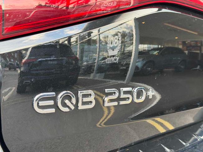 MERCEDES-BENZ Eqb Photo 18