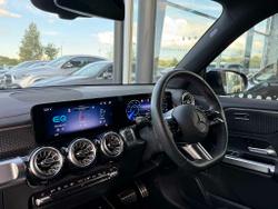 MERCEDES-BENZ Eqb Photo 3