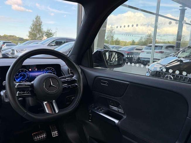 MERCEDES-BENZ Eqb Photo 39