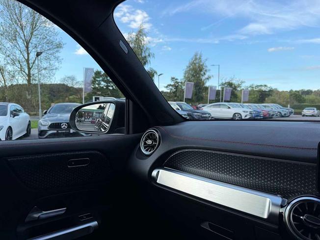 MERCEDES-BENZ Eqb Photo 46