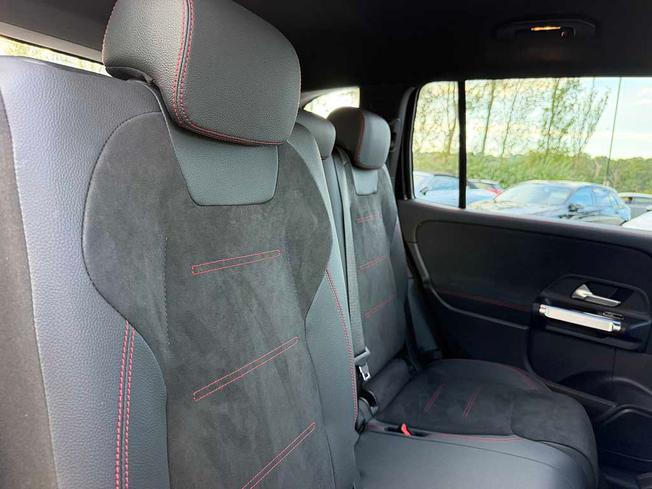 MERCEDES-BENZ Eqb Photo 8