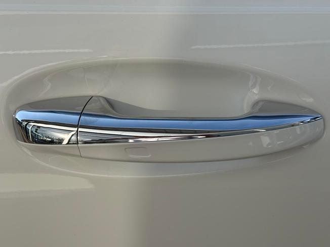 MERCEDES-BENZ Eqb Photo 15