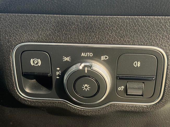 MERCEDES-BENZ Eqb Photo 25