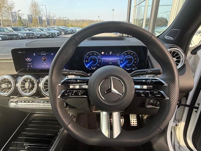 MERCEDES-BENZ Eqb Photo 26