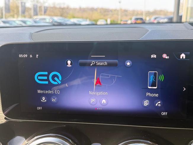 MERCEDES-BENZ Eqb Photo 29