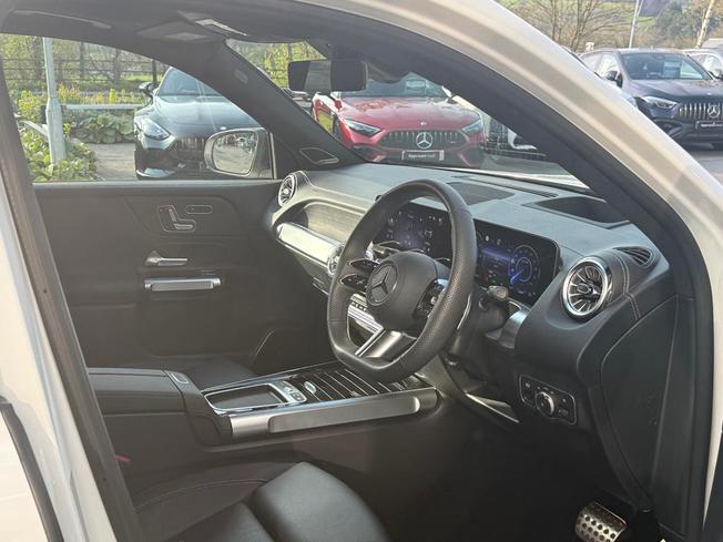 MERCEDES-BENZ Eqb Photo 3