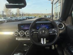 MERCEDES-BENZ Eqb Photo 5