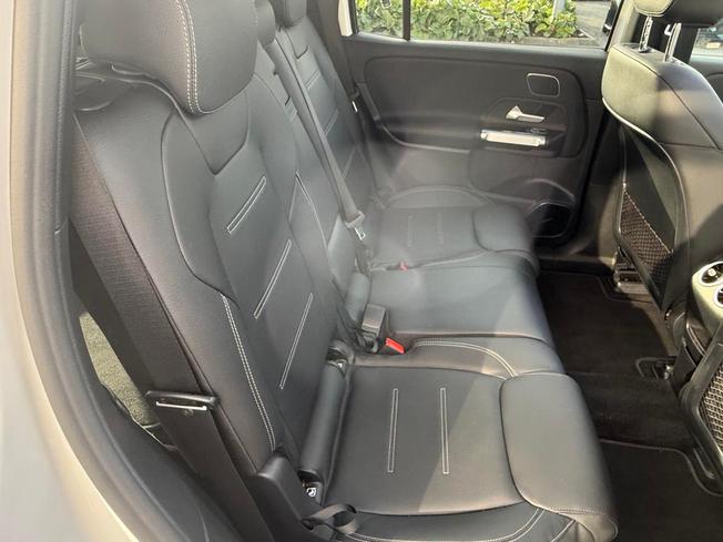 MERCEDES-BENZ Eqb Photo 8