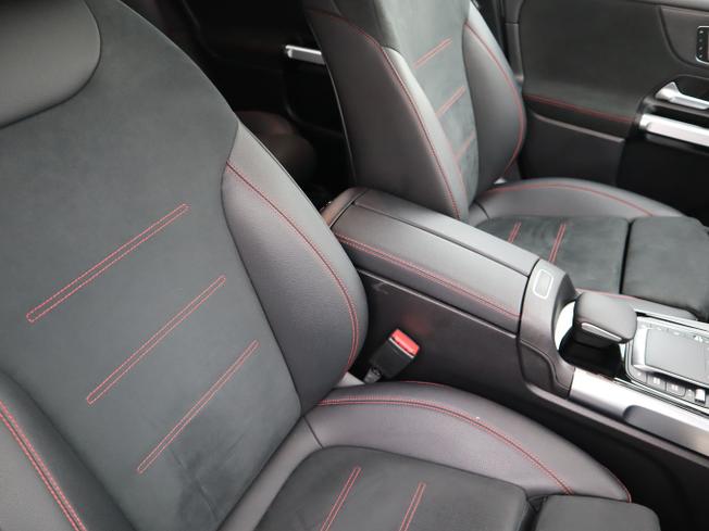 MERCEDES-BENZ Eqb Photo 13