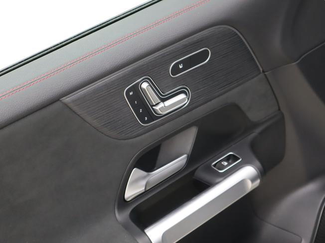 MERCEDES-BENZ Eqb Photo 21