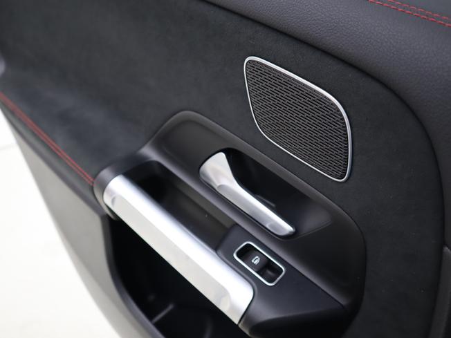 MERCEDES-BENZ Eqb Photo 22