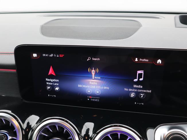 MERCEDES-BENZ Eqb Photo 25