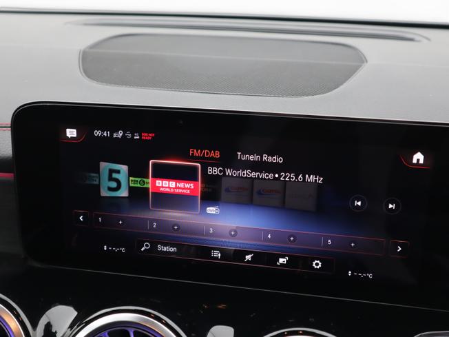 MERCEDES-BENZ Eqb Photo 27