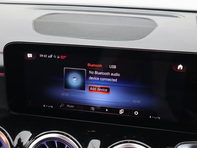 MERCEDES-BENZ Eqb Photo 28