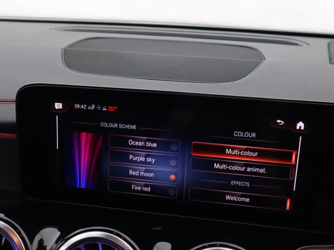 MERCEDES-BENZ Eqb Photo 31