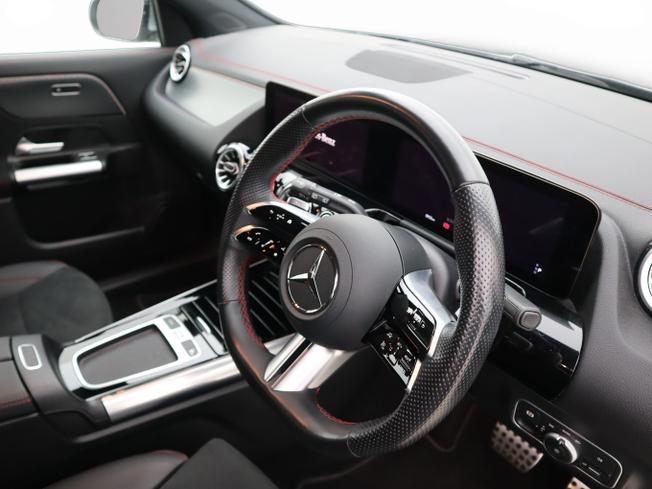 MERCEDES-BENZ Eqa Photo 12