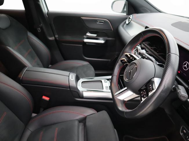 MERCEDES-BENZ Eqa Photo 14