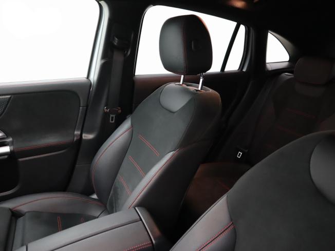 MERCEDES-BENZ Eqa Photo 17