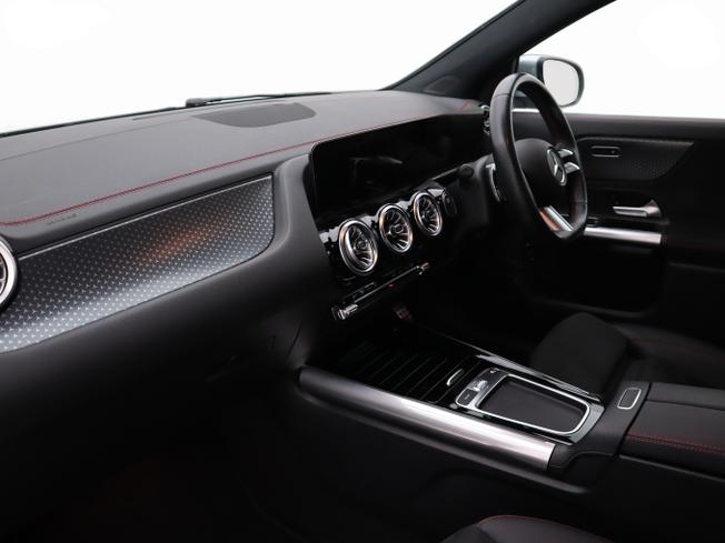 MERCEDES-BENZ Eqa Photo 19