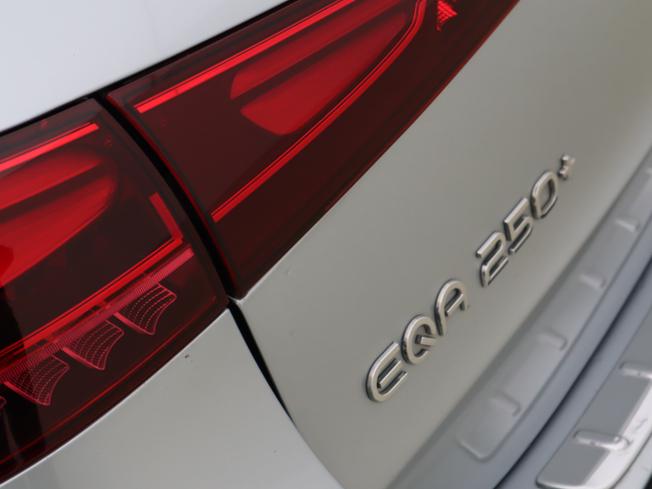 MERCEDES-BENZ Eqa Photo 24