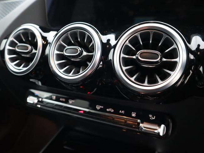 MERCEDES-BENZ Eqa Photo 26