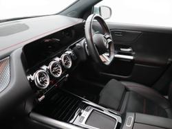 MERCEDES-BENZ Eqa Photo 3