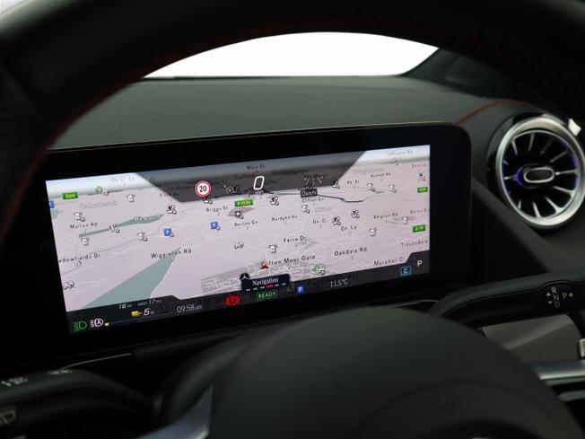 MERCEDES-BENZ Eqa Photo 35