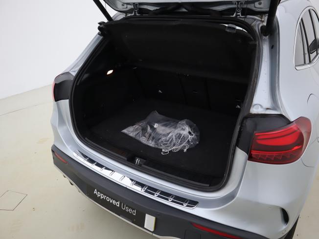 MERCEDES-BENZ Eqa Photo 9