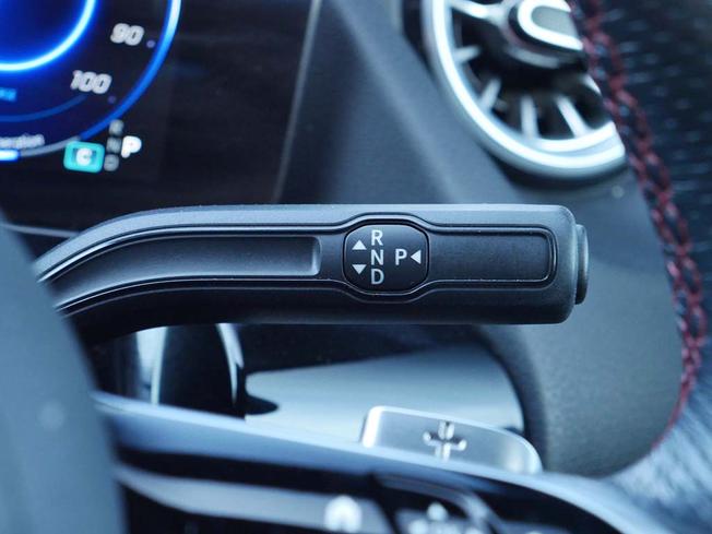 MERCEDES-BENZ Eqa Photo 14