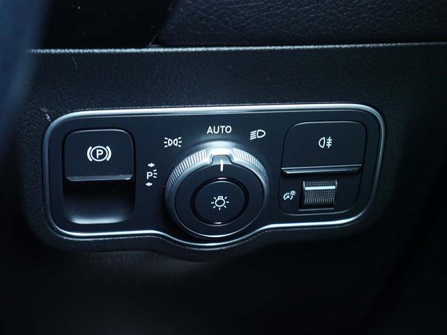 MERCEDES-BENZ Eqa Photo 15