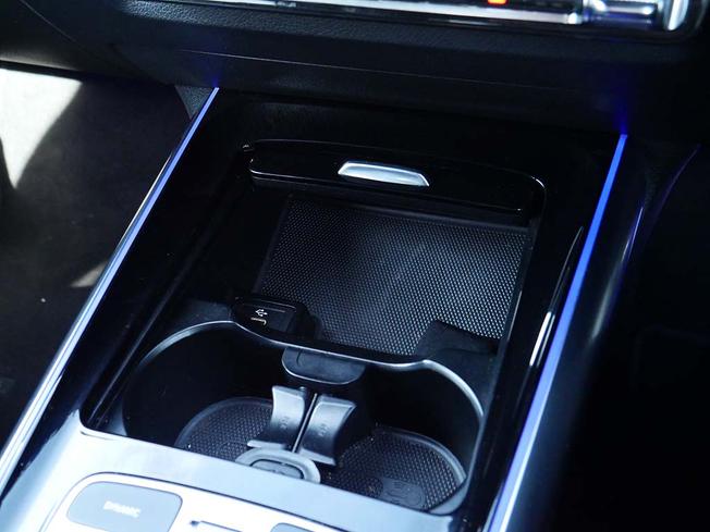 MERCEDES-BENZ Eqa Photo 19