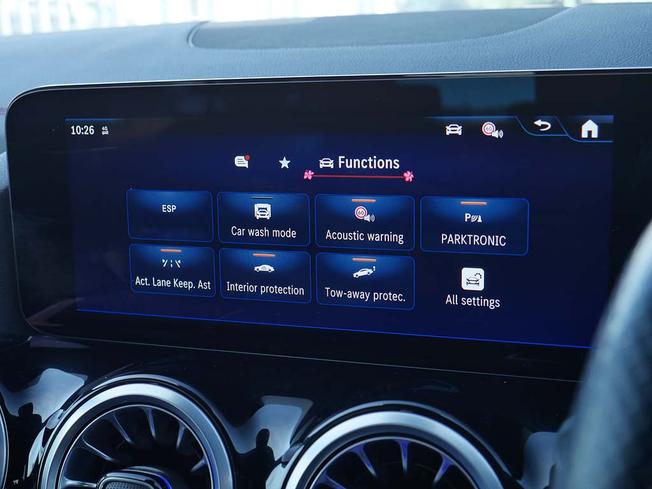 MERCEDES-BENZ Eqa Photo 26