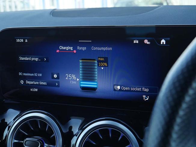 MERCEDES-BENZ Eqa Photo 29