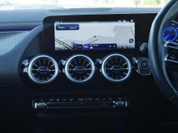 MERCEDES-BENZ Eqa Photo 5