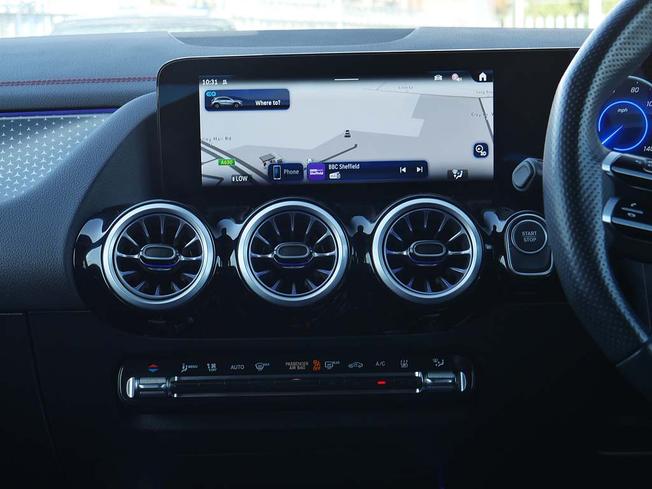 MERCEDES-BENZ Eqa Photo 5