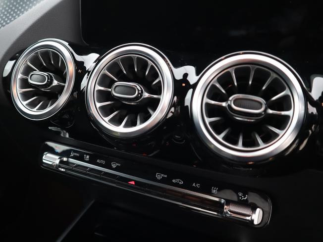 Mercedes-Benz Eqa Photo 28