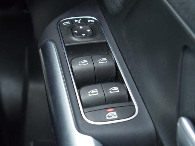 MERCEDES-BENZ Eqa Photo 13