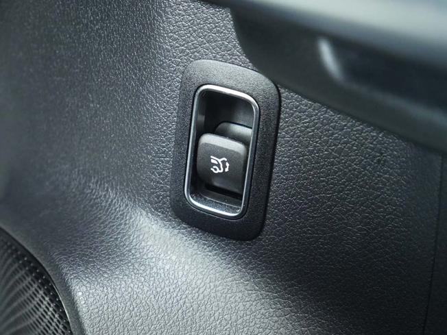 MERCEDES-BENZ Eqa Photo 14