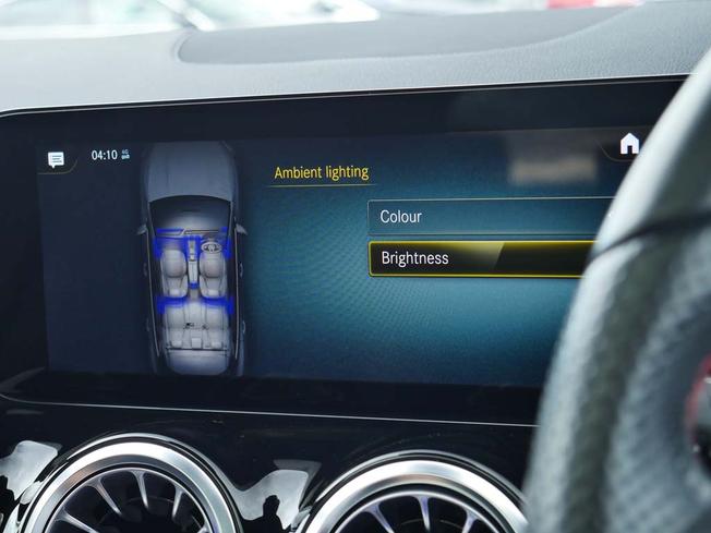 MERCEDES-BENZ Eqa Photo 19