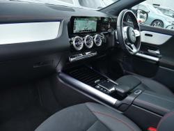 MERCEDES-BENZ Eqa Photo 3