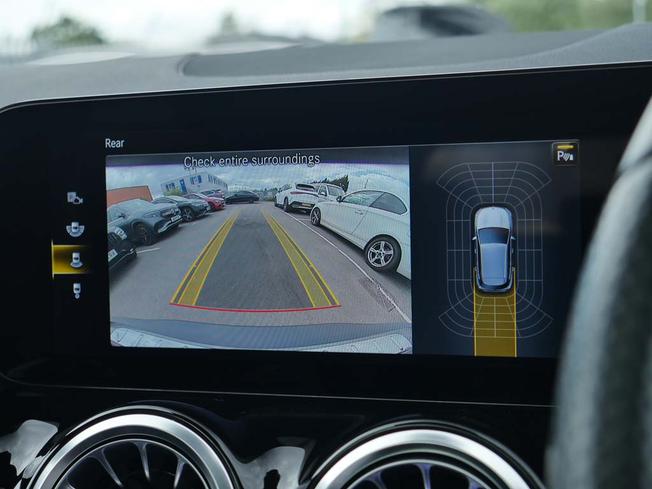 MERCEDES-BENZ Eqa Photo 30