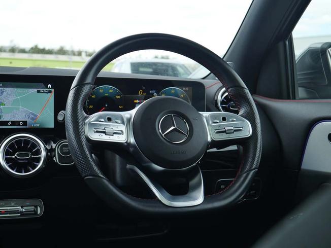 MERCEDES-BENZ Eqa Photo 39