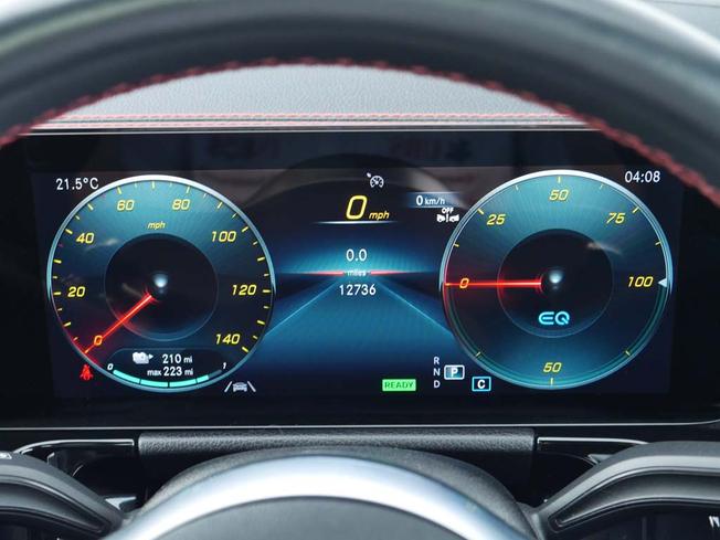 MERCEDES-BENZ Eqa Photo 4