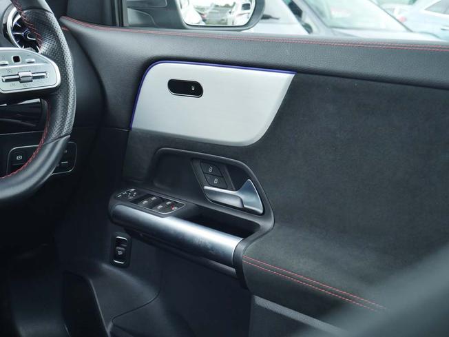 MERCEDES-BENZ Eqa Photo 40