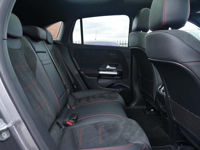 MERCEDES-BENZ Eqa Photo 8