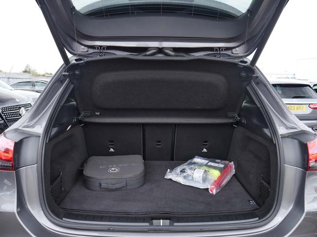 MERCEDES-BENZ Eqa Photo 9