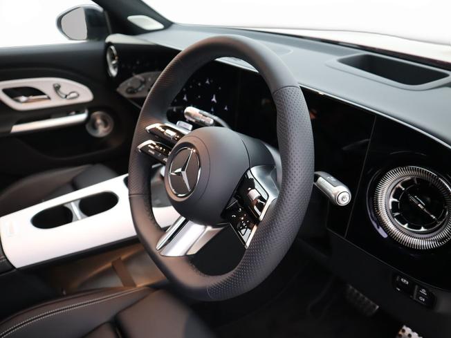 MERCEDES-BENZ Glb Photo 12