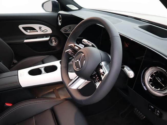 MERCEDES-BENZ Glb Photo 13