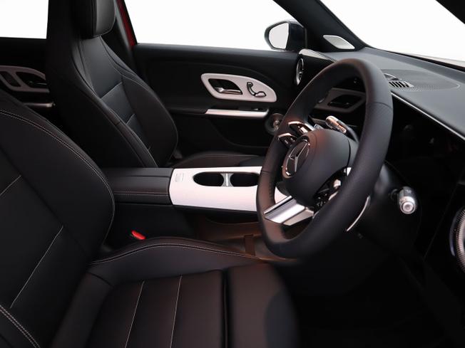 MERCEDES-BENZ Glb Photo 15